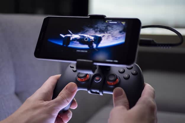 Playing Stadia games on a smartphone