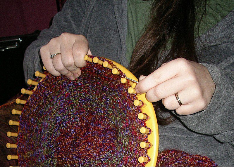 Knitting with a circle loom